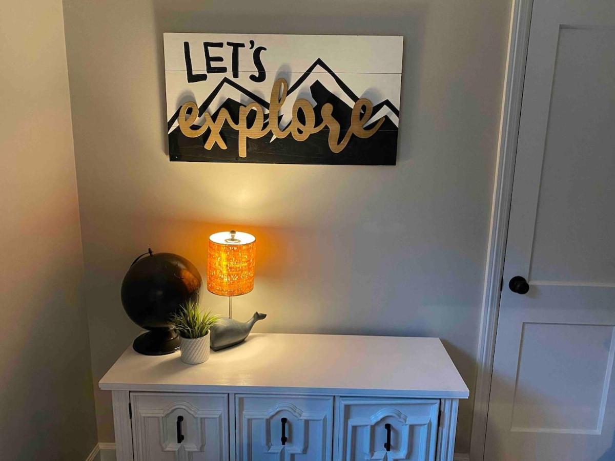 Cozy Cottage-modern Comforts, Warm Charm