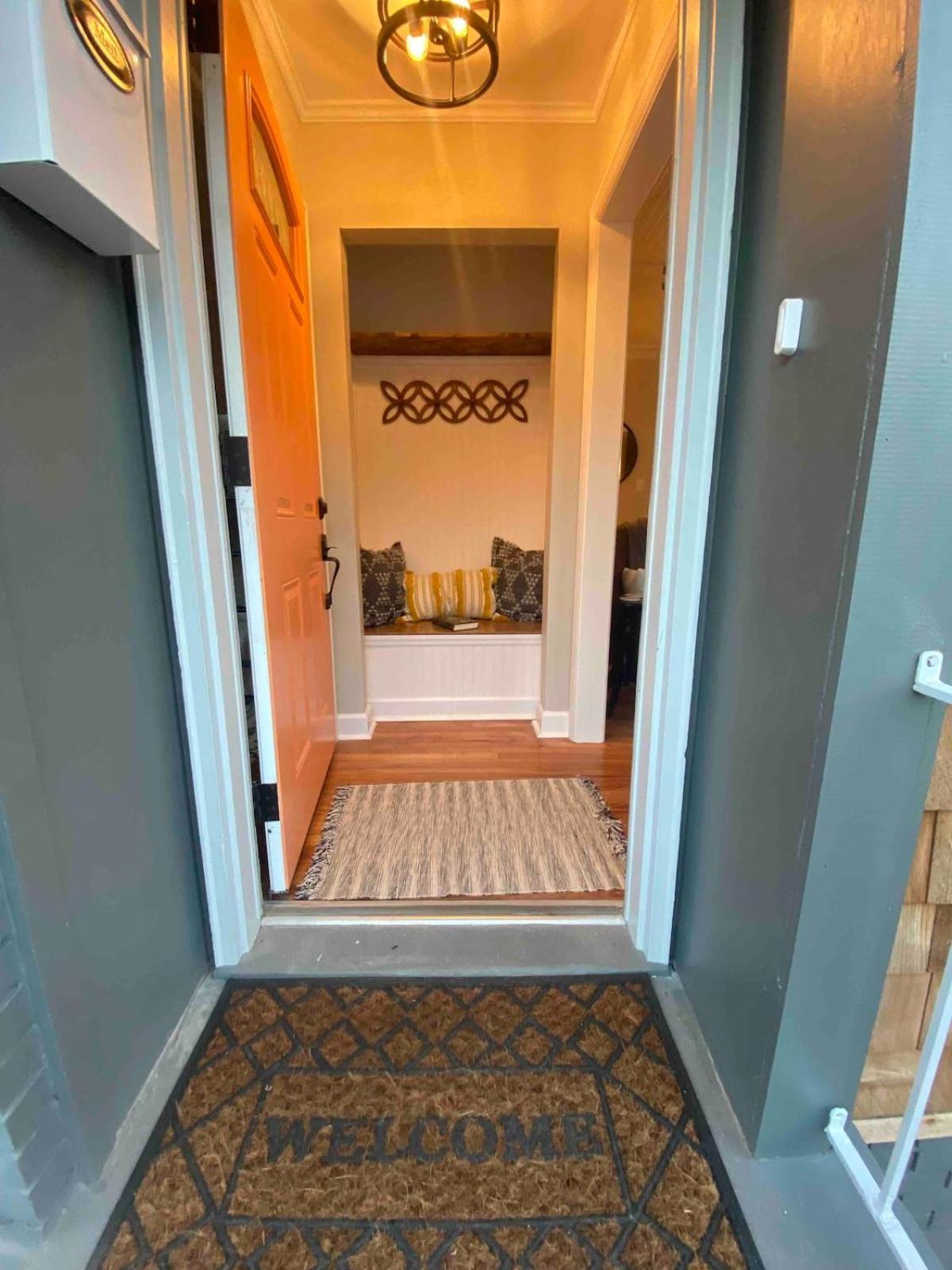 Cozy Cottage-modern Comforts, Warm Charm Holiday home Savannah
