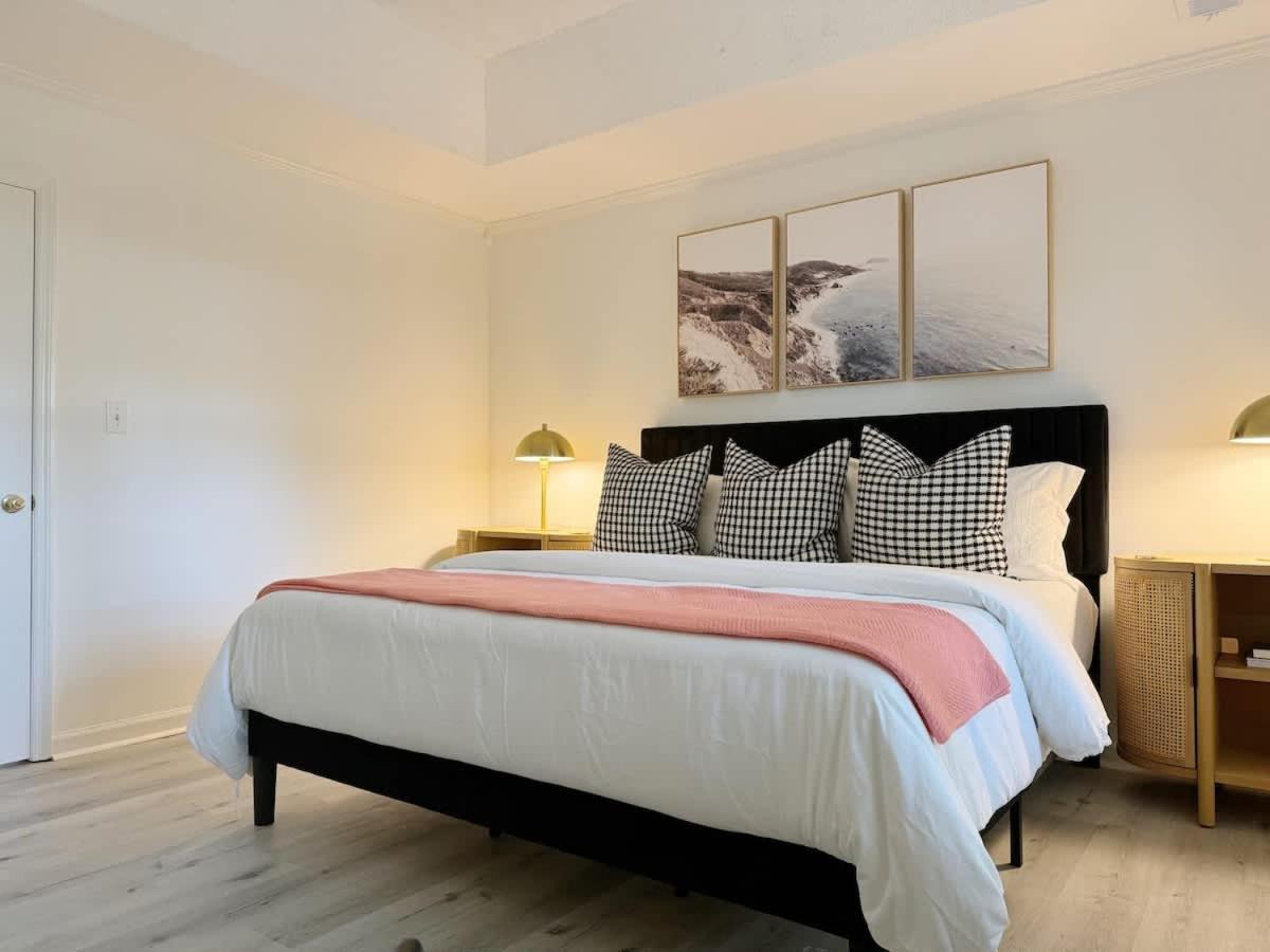 Modern Near & Dog Friendly * Savannah