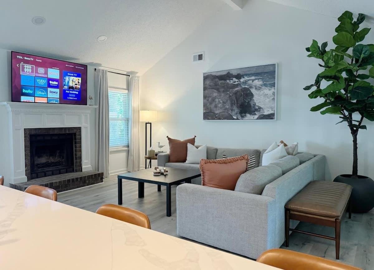 Modern Near & Dog Friendly Holiday home