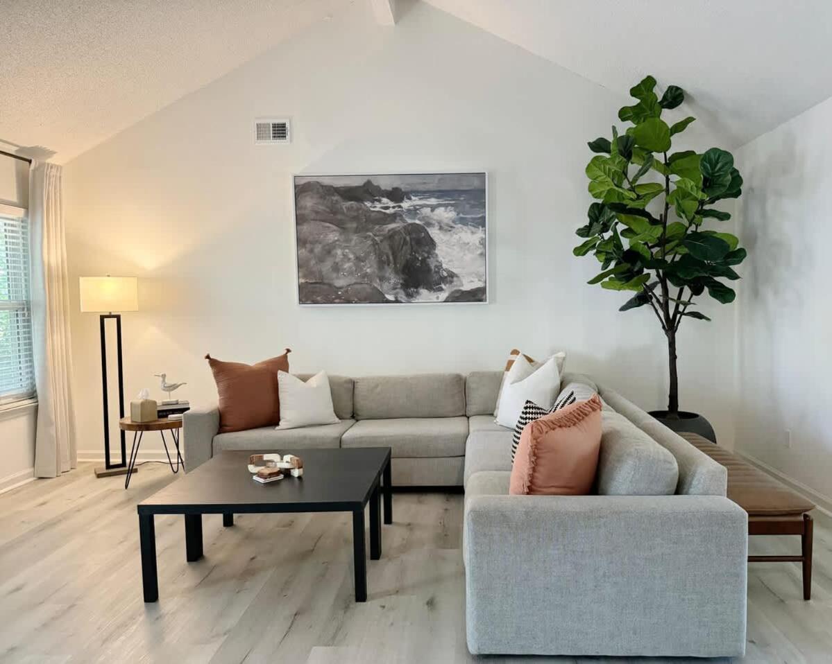 Modern Near & Dog Friendly Holiday home