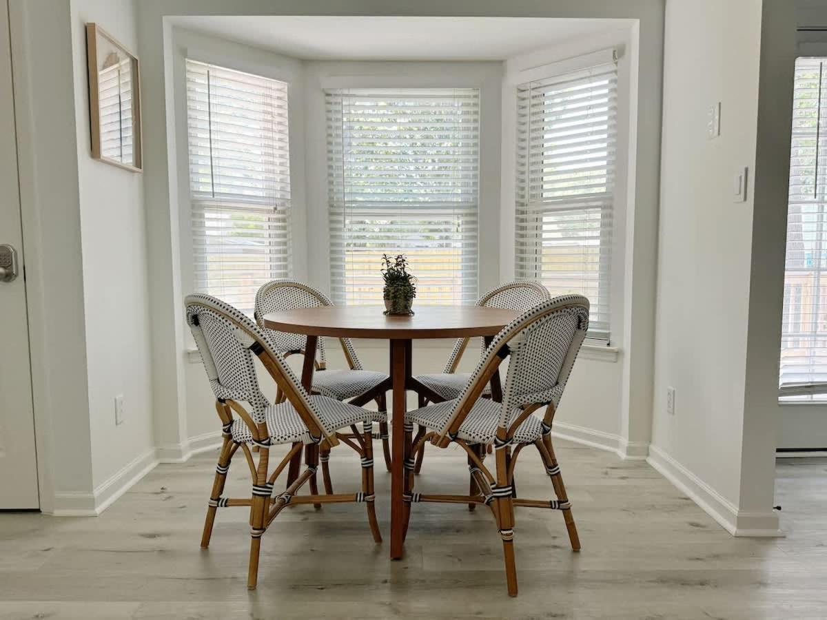 Modern Near & Dog Friendly * Savannah