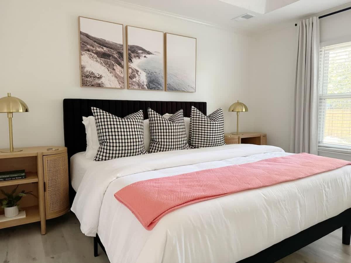 Modern Near & Dog Friendly *