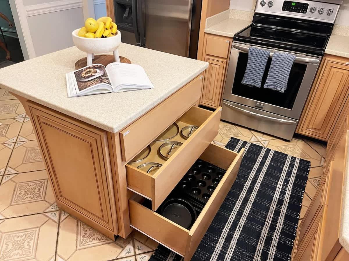 Sophisticated And Luxurious Details- Sleeps 18 Holiday home *