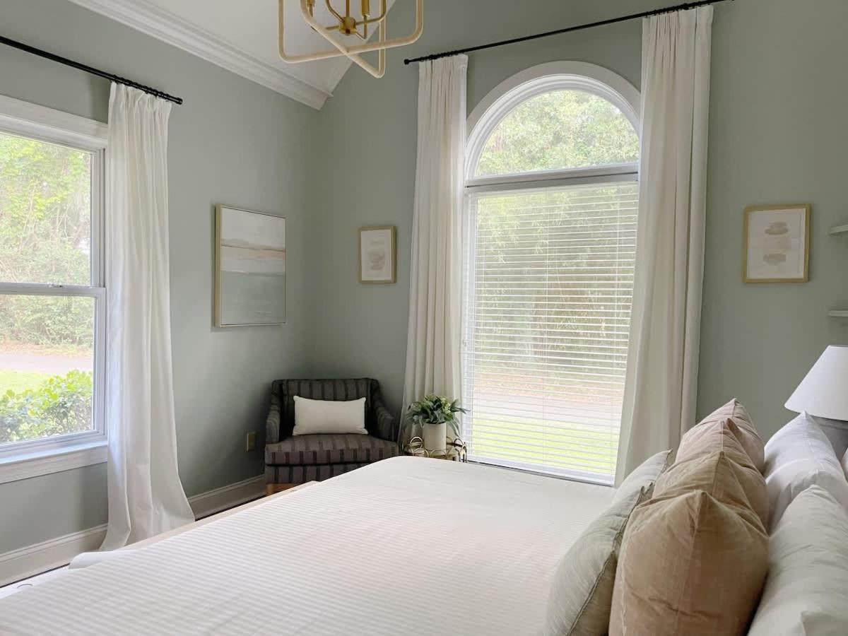 Holiday home Sophisticated And Luxurious Details- Sleeps 18