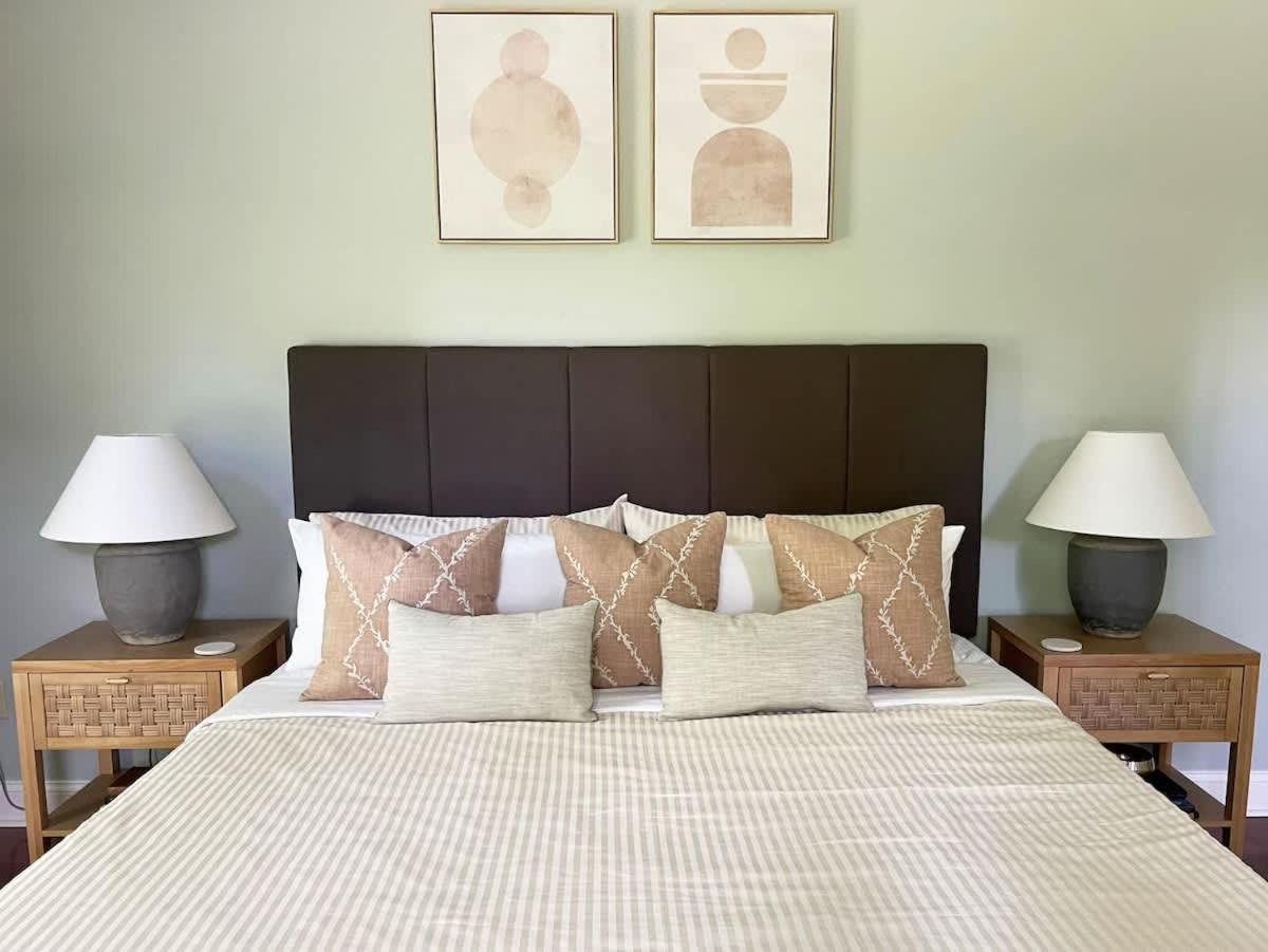 Sophisticated And Luxurious Details- Sleeps 18 Holiday home