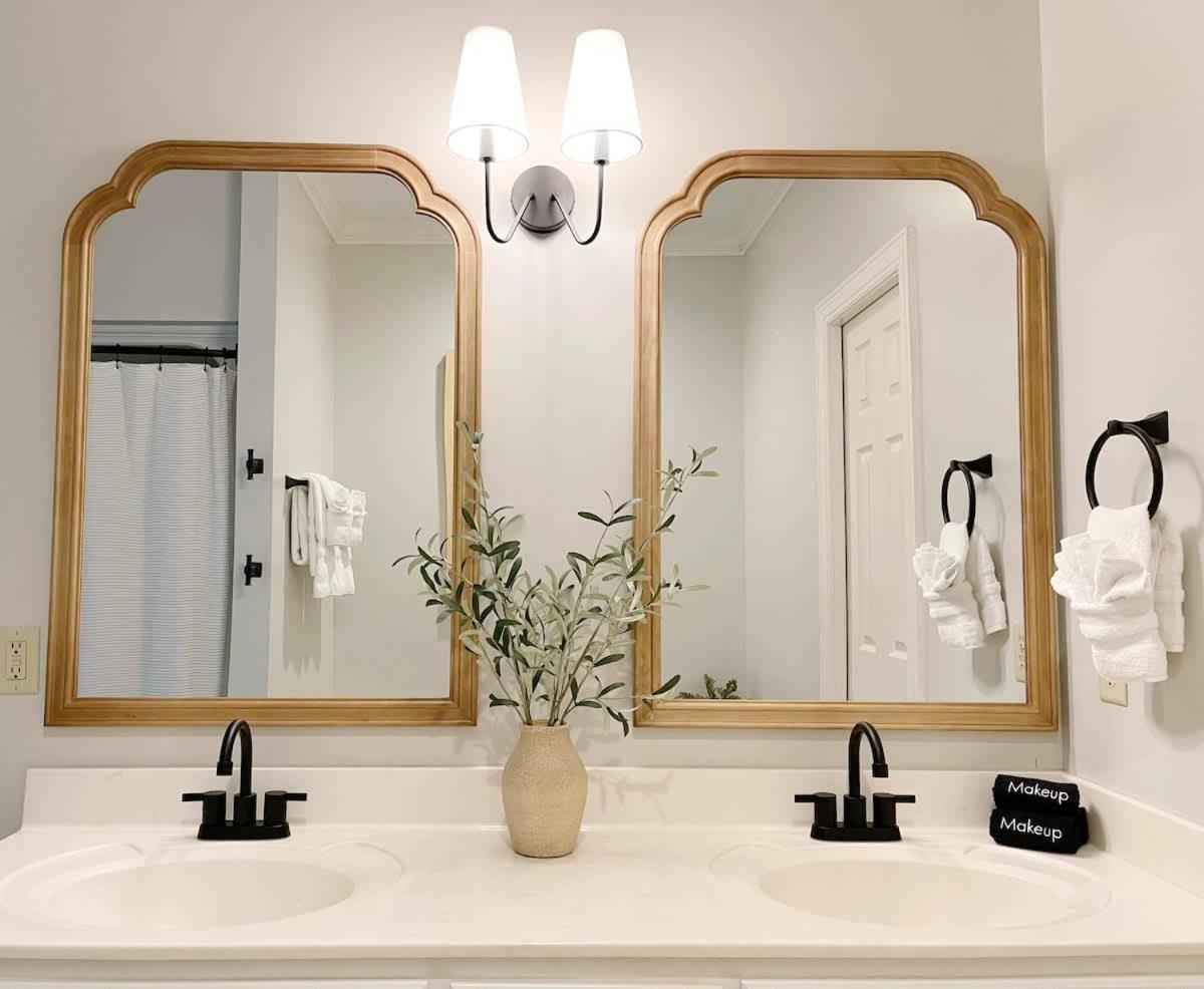 Sophisticated And Luxurious Details- Sleeps 18
