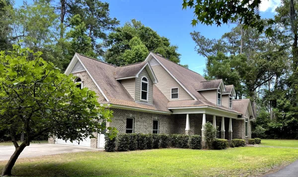 Sophisticated And Luxurious Details- Sleeps 18