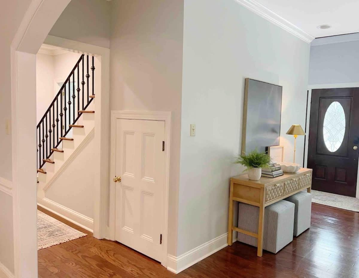 Sophisticated And Luxurious Details- Sleeps 18 Holiday home