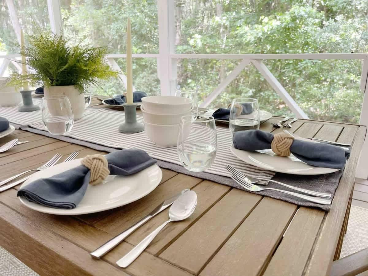 Sophisticated And Luxurious Details- Sleeps 18 Holiday home *