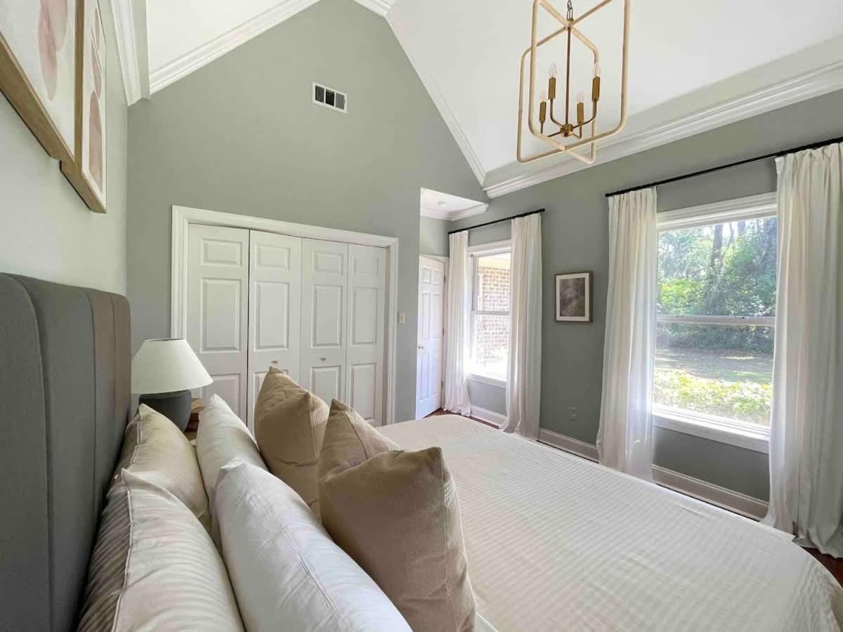Holiday home Sophisticated And Luxurious Details- Sleeps 18