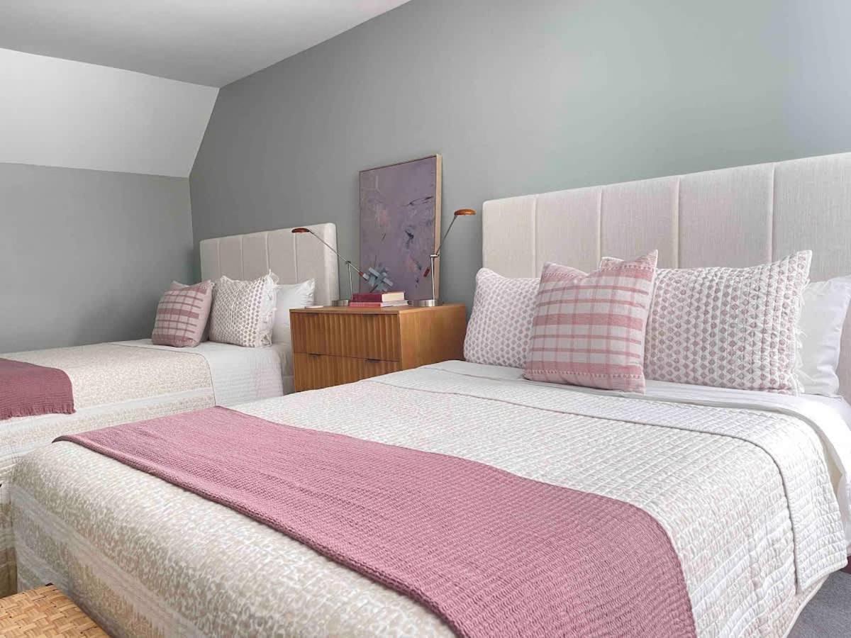 Sophisticated And Luxurious Details- Sleeps 18 Holiday home Savannah