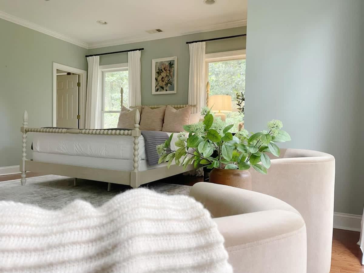 Holiday home Sophisticated And Luxurious Details- Sleeps 18 *