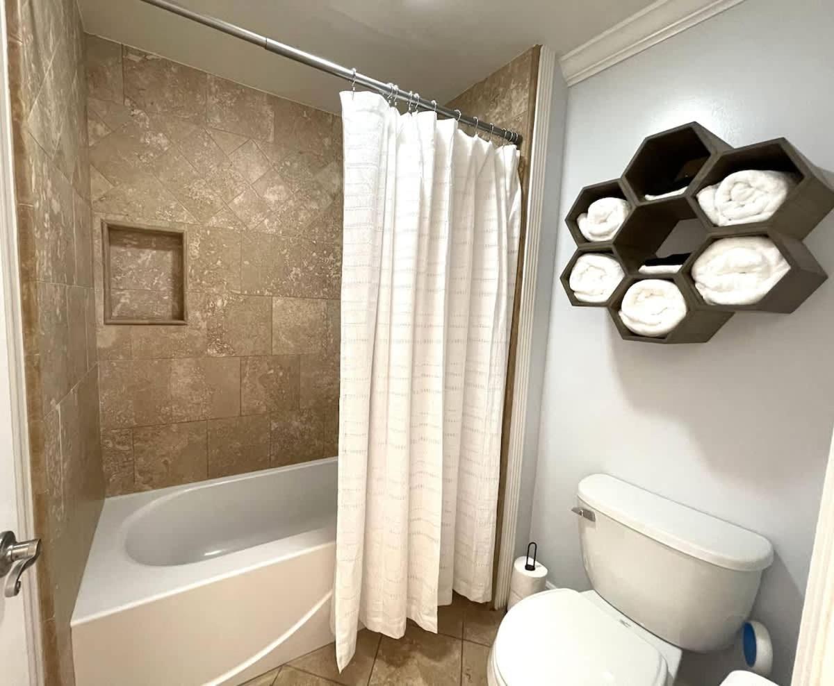 Apartment Bee On Broughton - Astonishing Downtown Sav Savannah