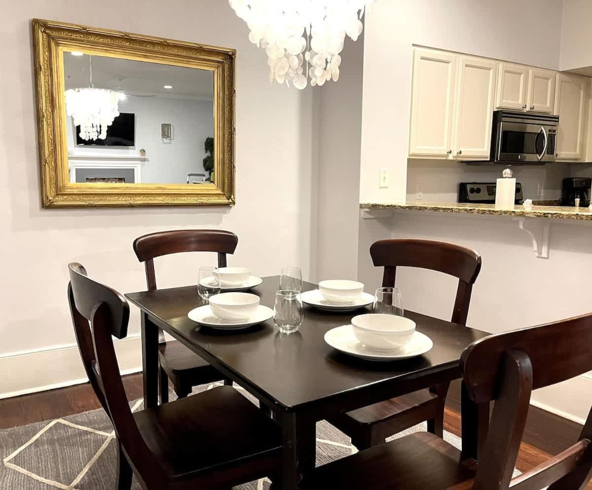 Bee On Broughton - Astonishing Downtown Sav Apartment *