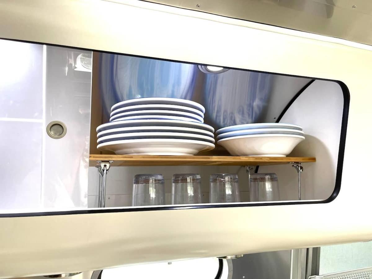 Campsite Silver Belle Airstream Glamper Near Tybee & Savannah