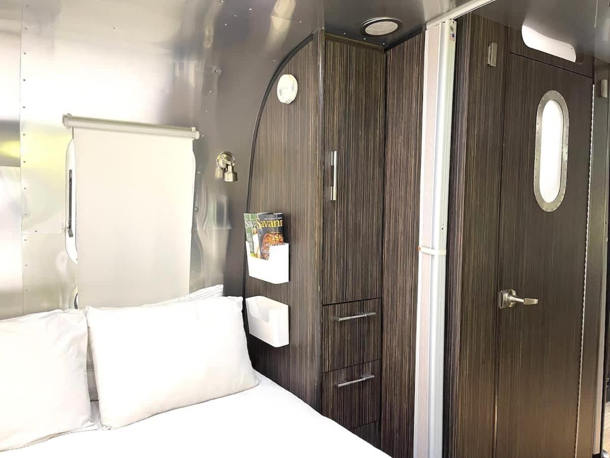 Campsite Silver Belle Airstream Glamper Near Tybee &