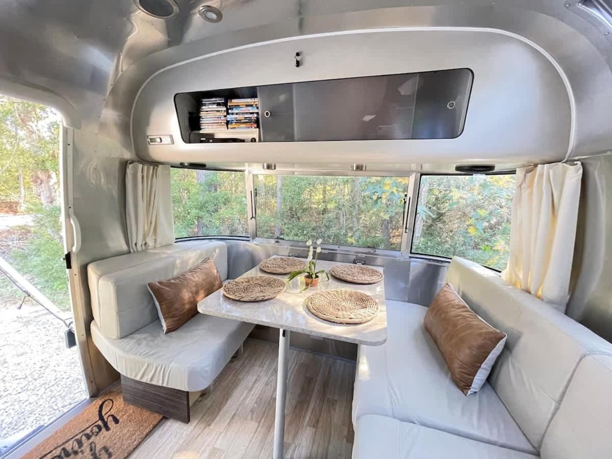 Silver Belle Airstream Glamper Near Tybee & Campsite