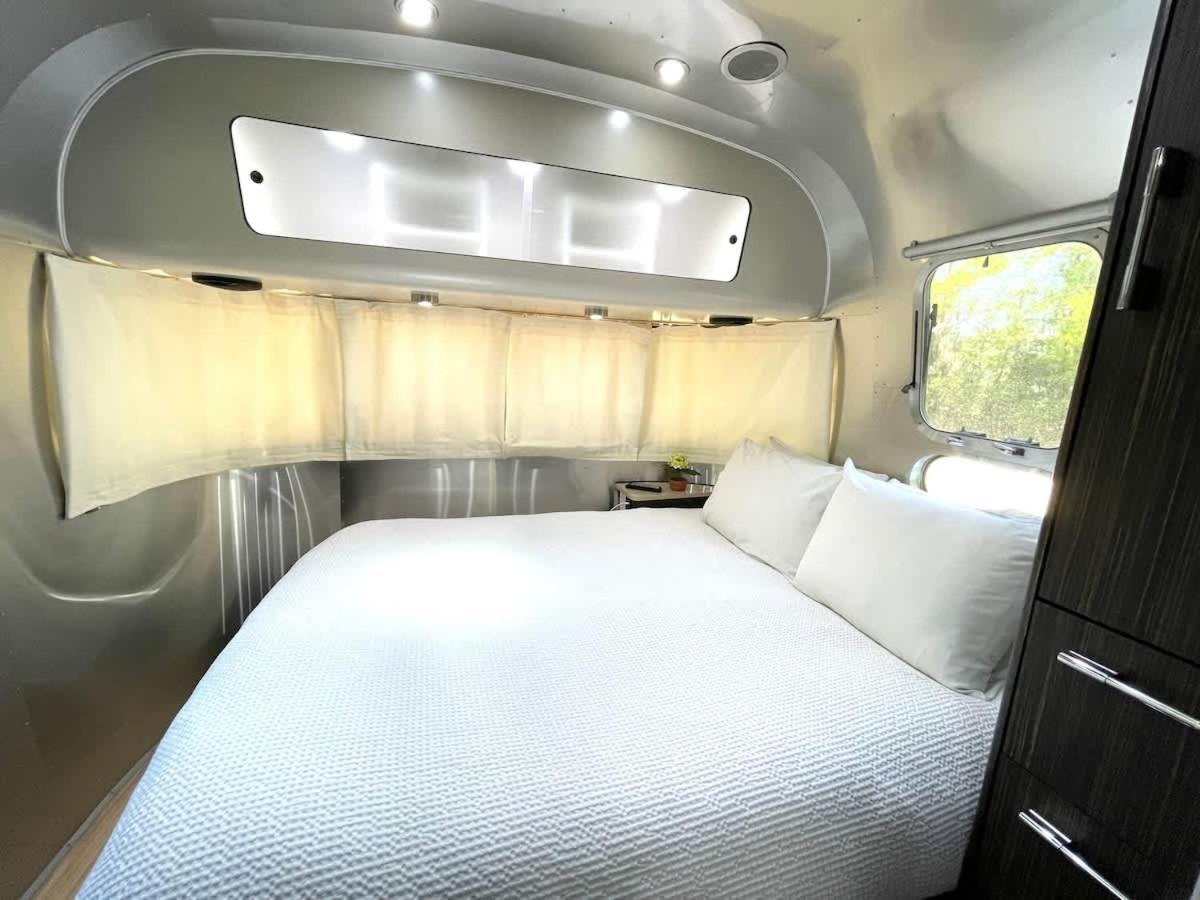 Campsite Silver Belle Airstream Glamper Near Tybee &