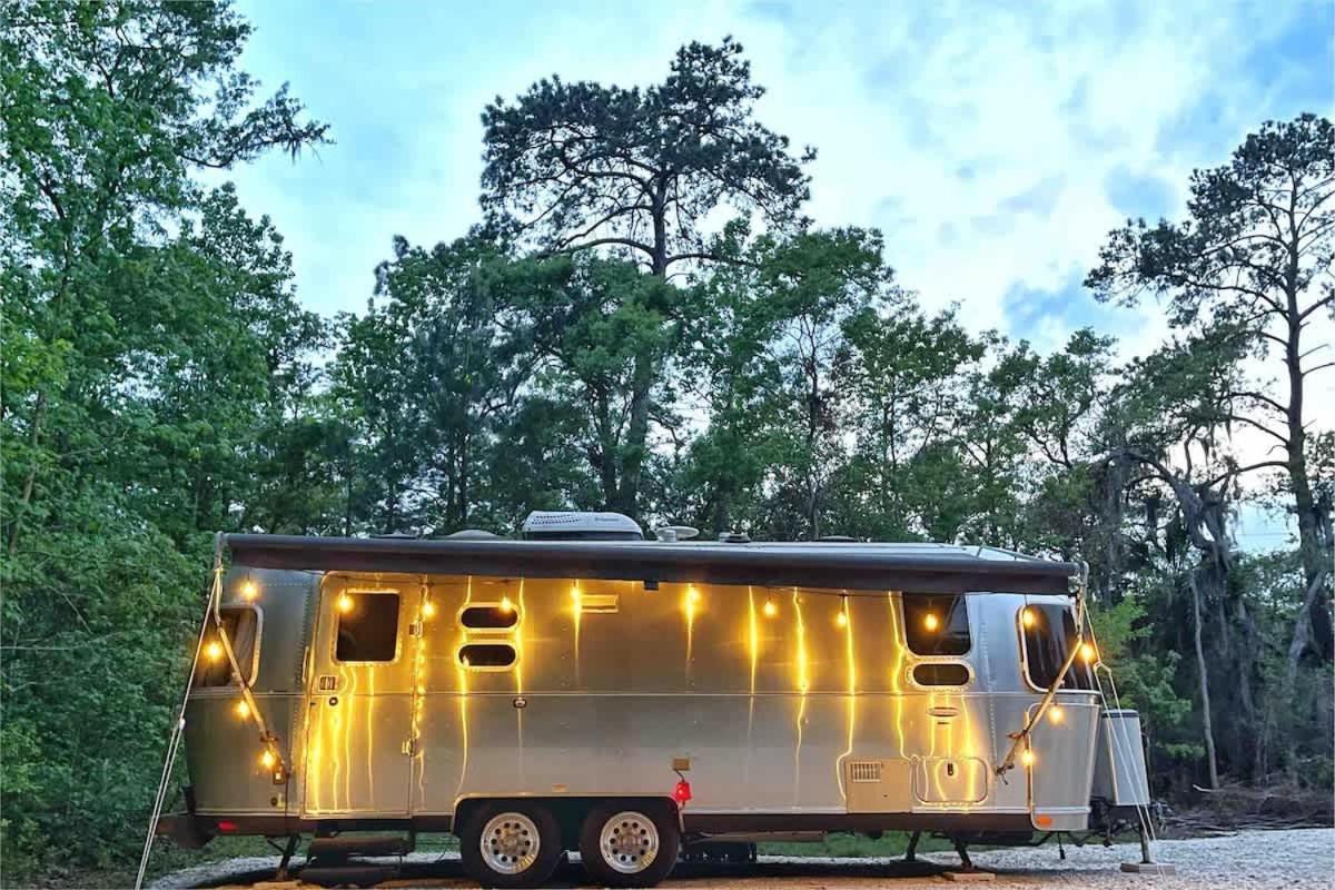Silver Belle Airstream Glamper Near Tybee & Campsite *