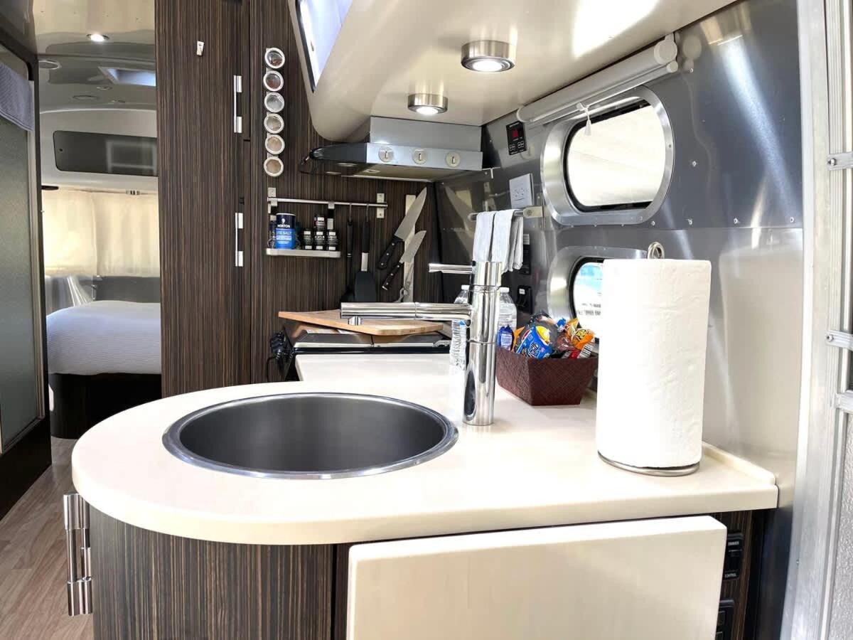 Campsite Silver Belle Airstream Glamper Near Tybee & *