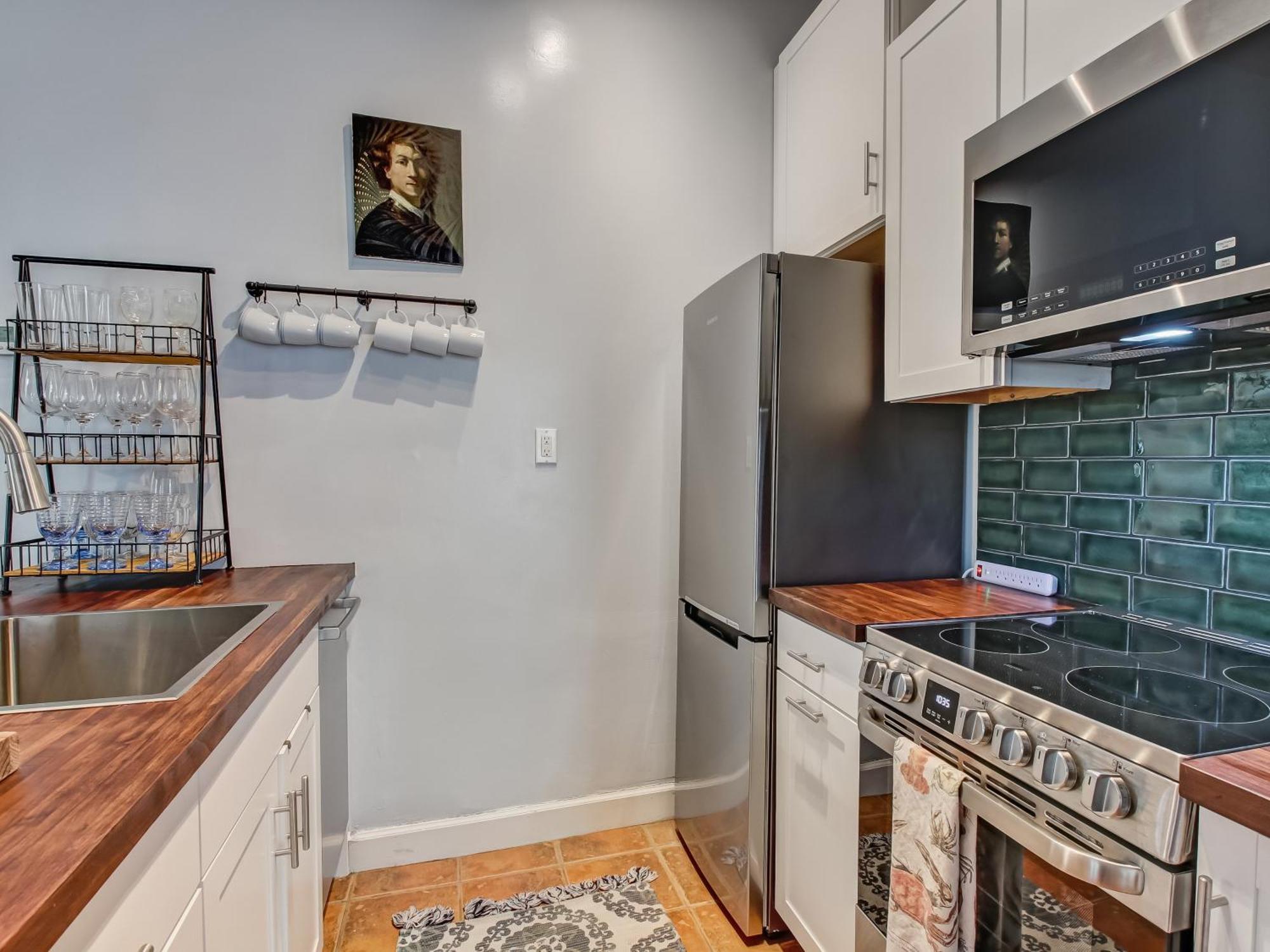 Holiday home Cute Thomas Square Monthly Heated Pool Access By Southern Belle 1388 Savannah