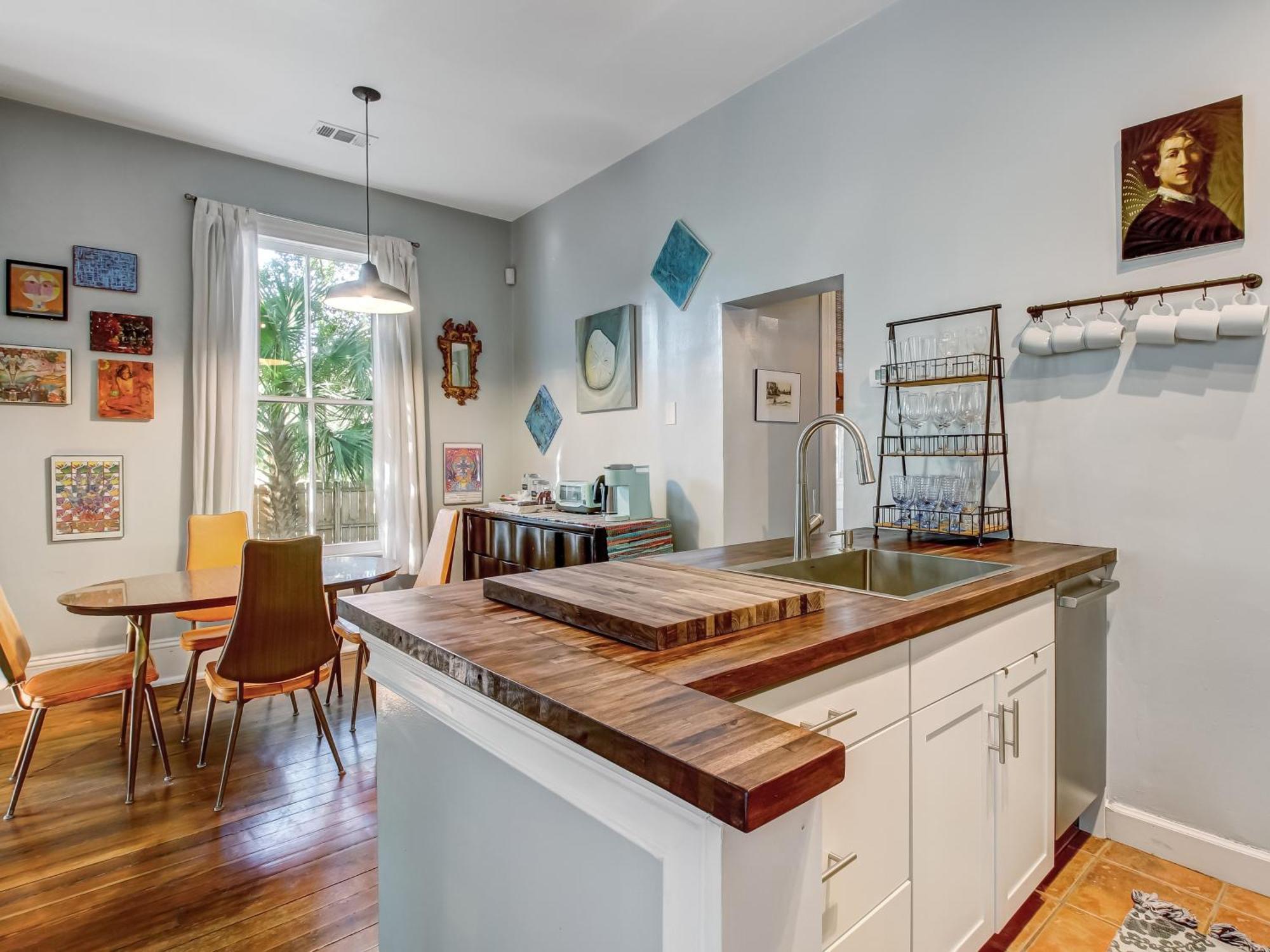 Cute Thomas Square Monthly Heated Pool Access By Southern Belle 1388 * Savannah