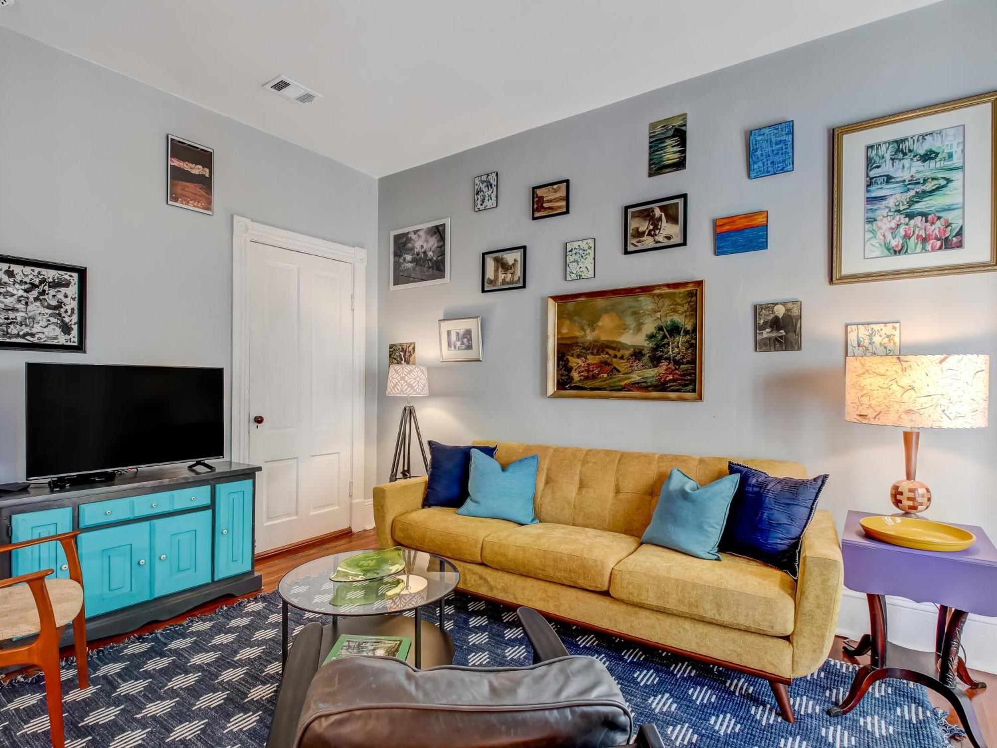 Cute Thomas Square Monthly Heated Pool Access By Southern Belle 1388 * Savannah