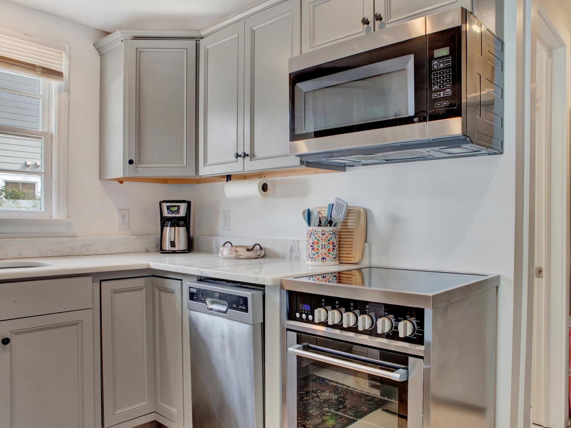 Cozy Near Forsyth Park Monthly Heated Pool Access By Southern Belle 1391 Holiday home