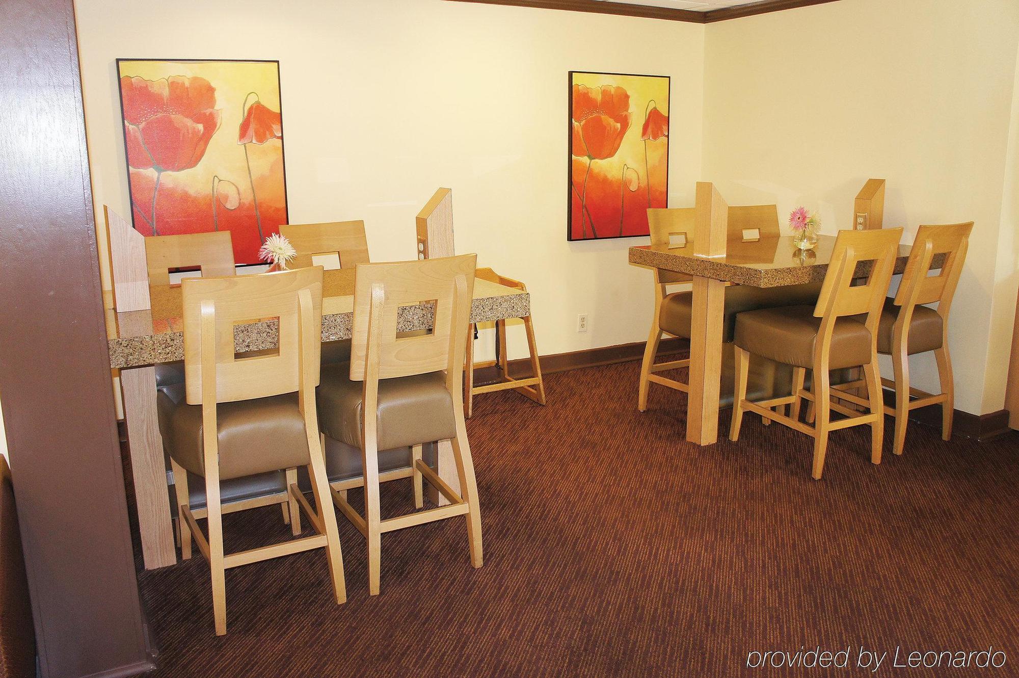 Spark By Hilton Midtown Hotel 3*