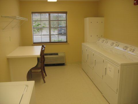 Candlewood Airport By Ihg Hotel 3*