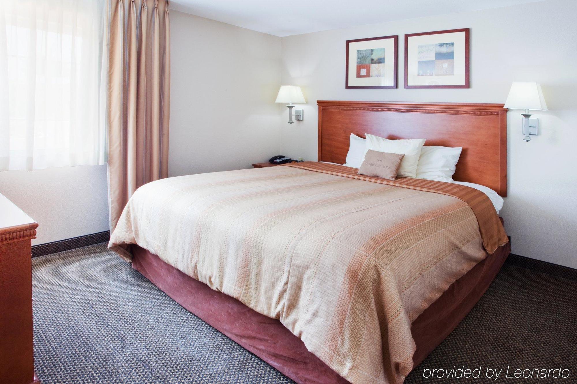 Hotel Candlewood Airport By Ihg