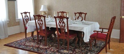 The Confederate House 3* Savannah