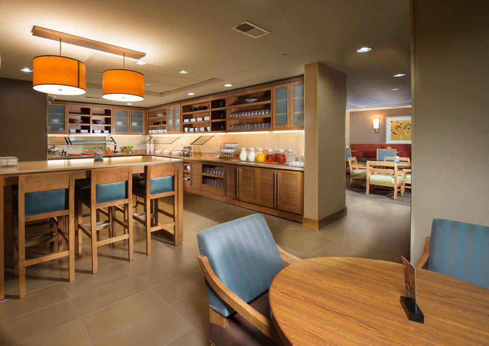 Hyatt Place Airport Hotel