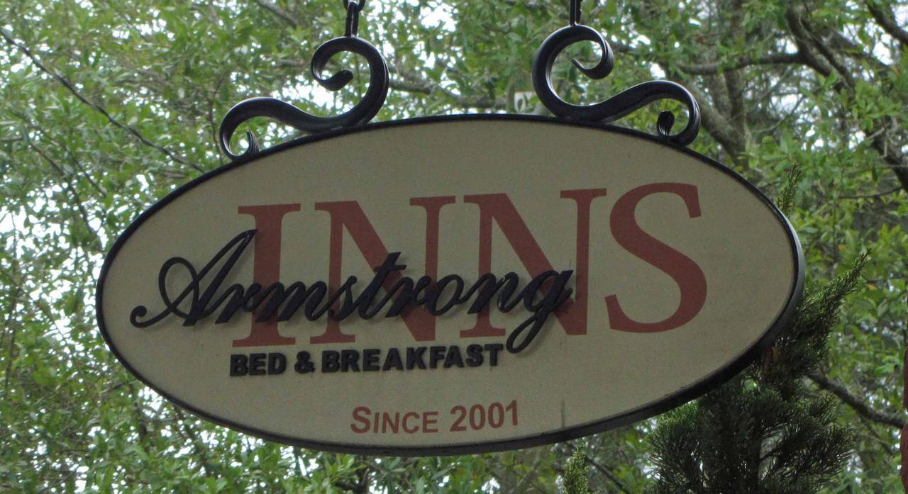 Bed & Breakfast Armstrong Inns 4*
