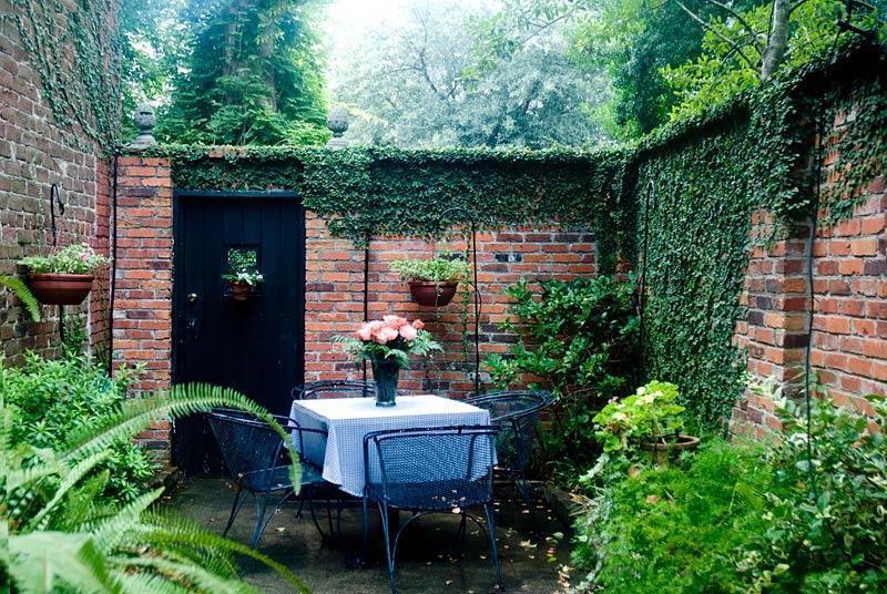 Armstrong Inns Bed & Breakfast 4*