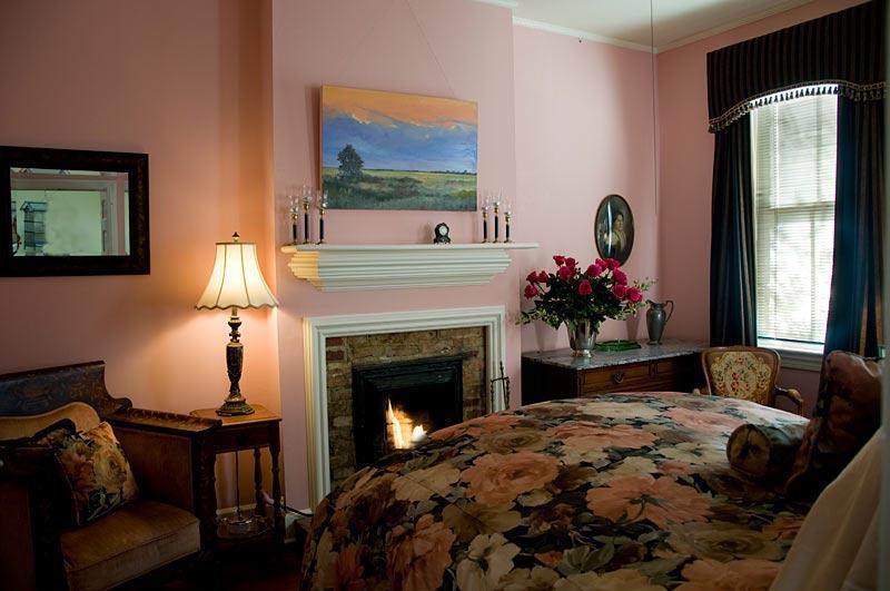 Armstrong Inns Bed & Breakfast 4*