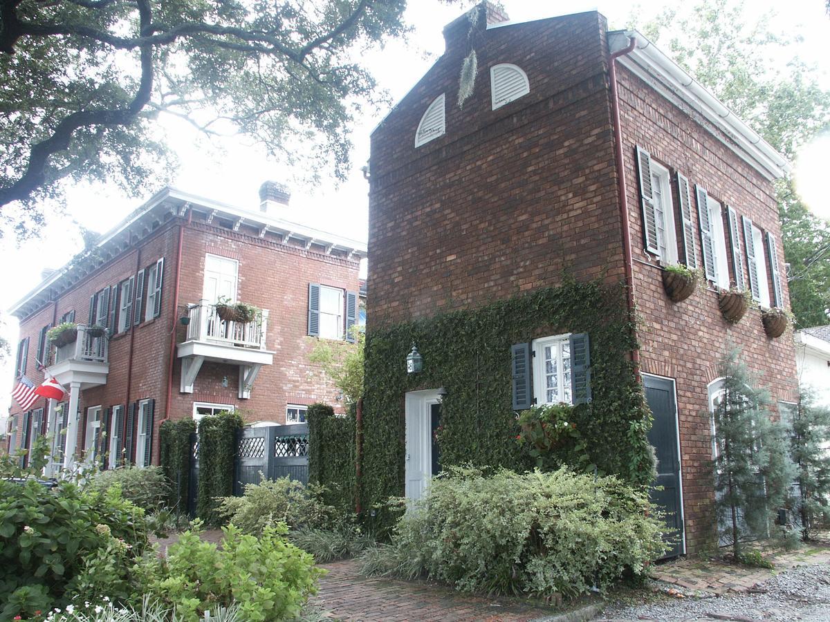 Armstrong Inns Savannah