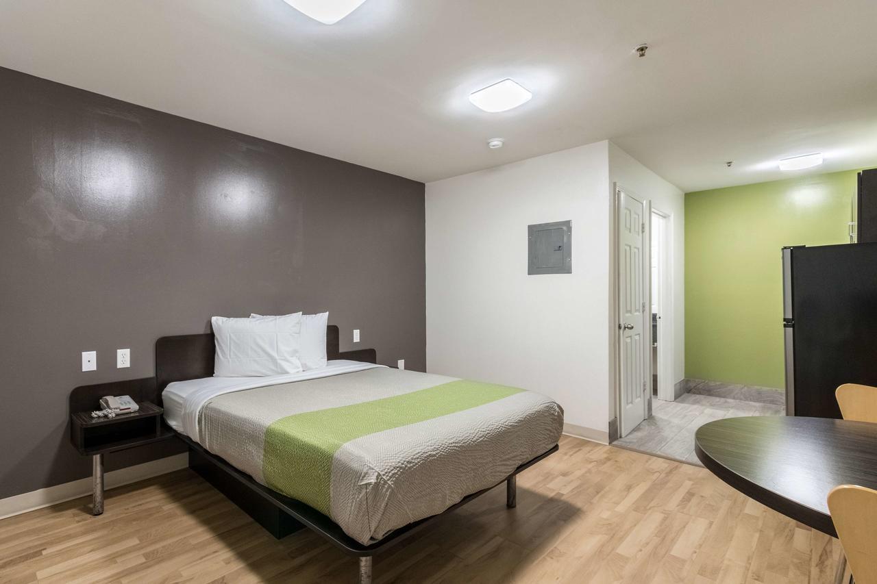 Hotel 6-savannah, Ga
