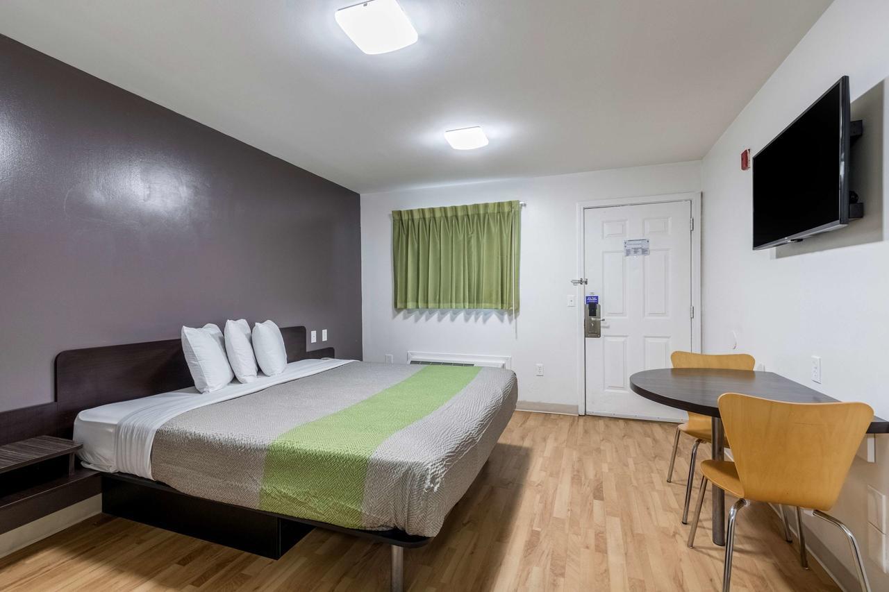 Hotel 6-savannah, Ga