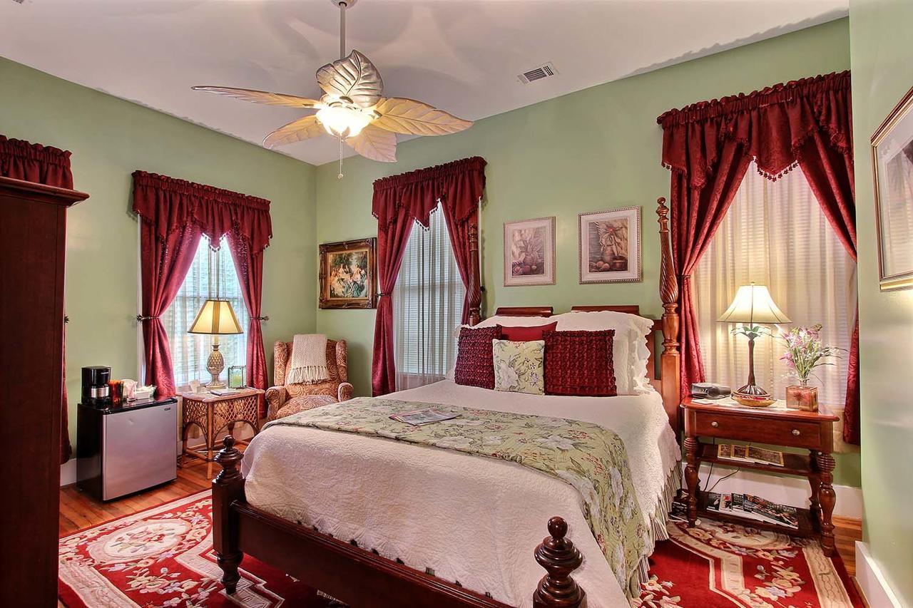 Palm 2* Savannah