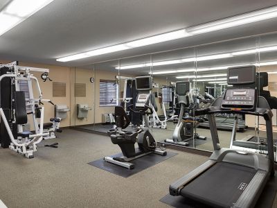 Hotel Candlewood Airport By Ihg 3*