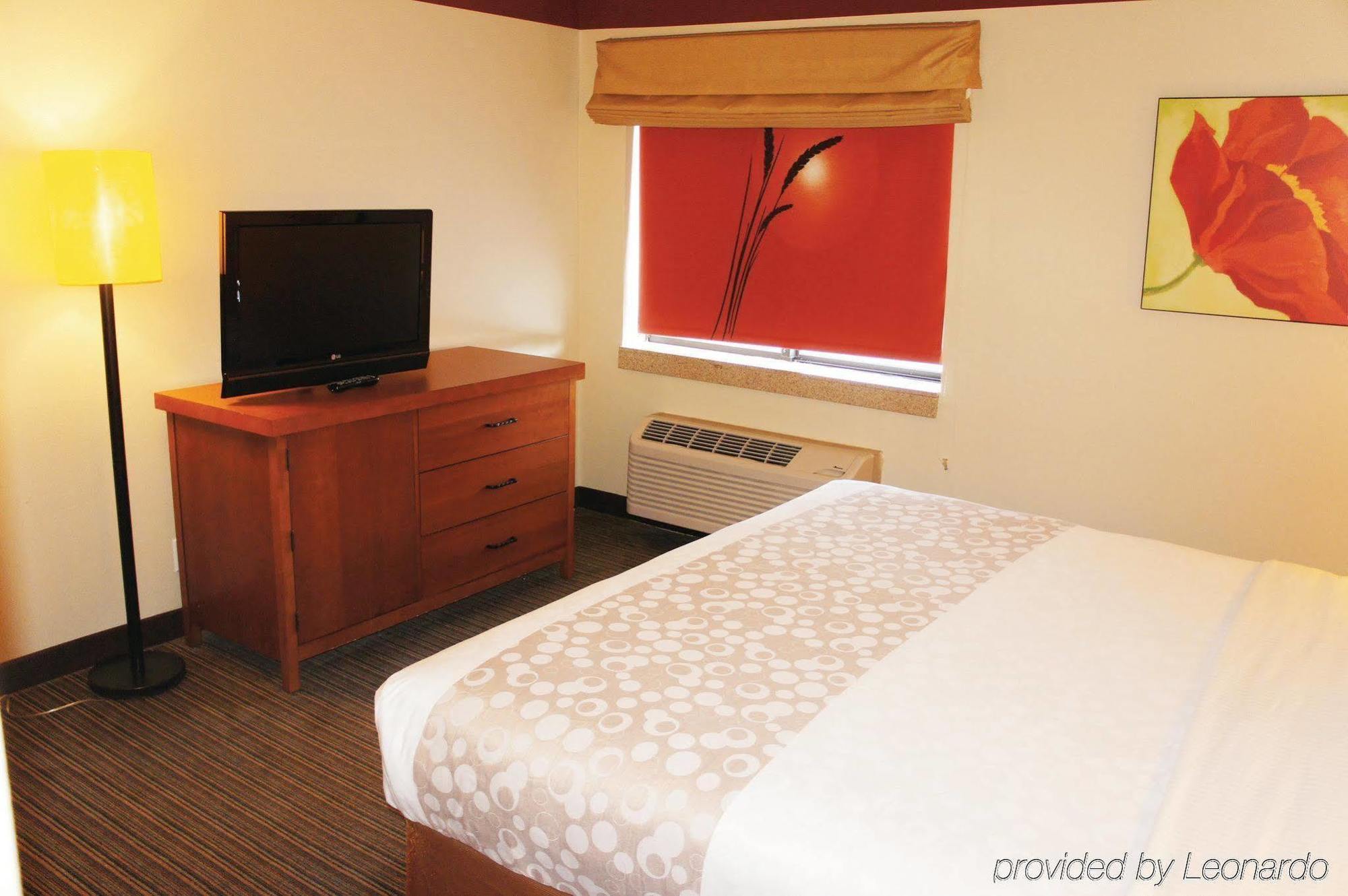 Spark By Hilton Midtown 3*