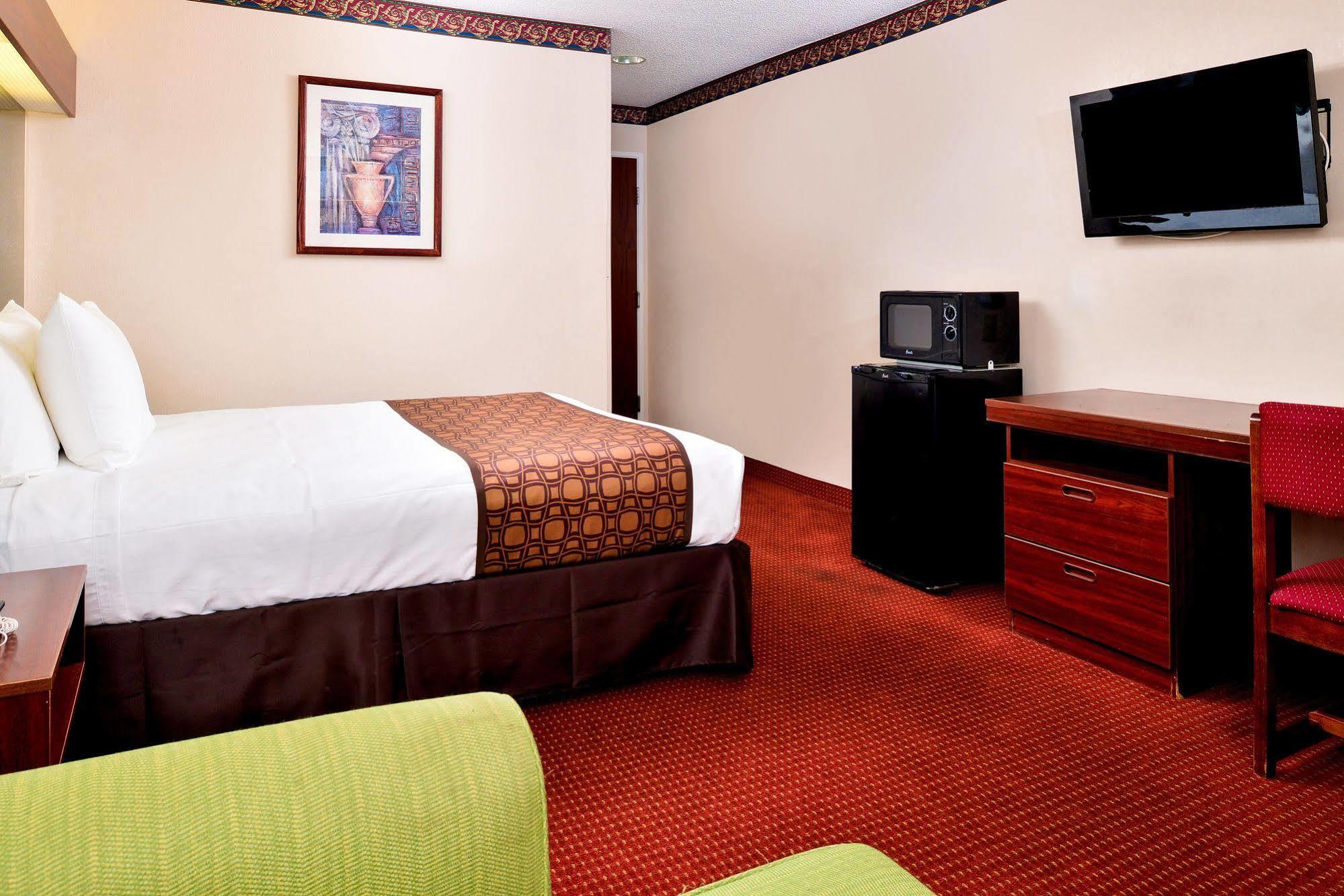Microtel & By Wyndham Savannah/pooler Hotel 3*