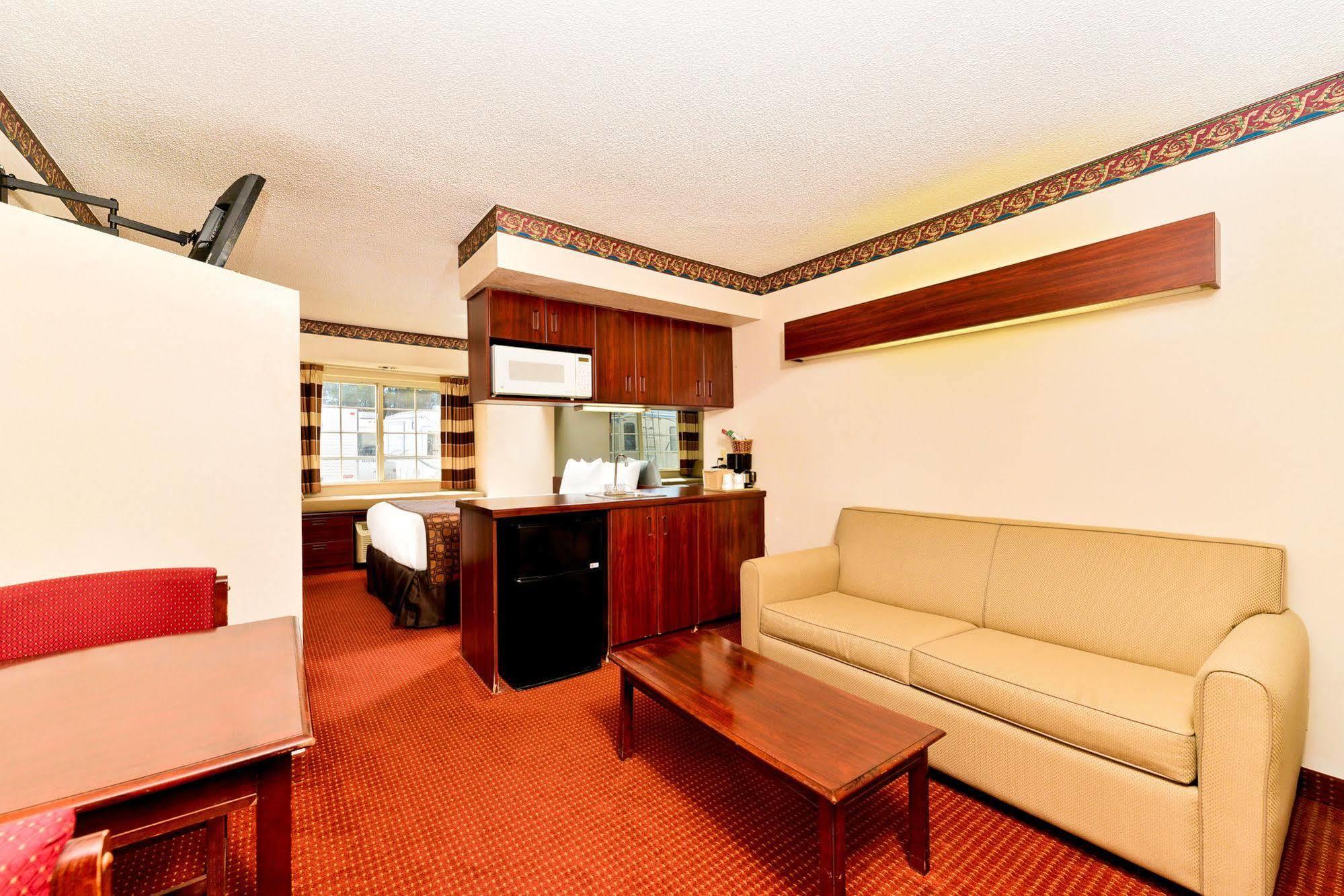 Hotel Microtel & By Wyndham Savannah/pooler 3*