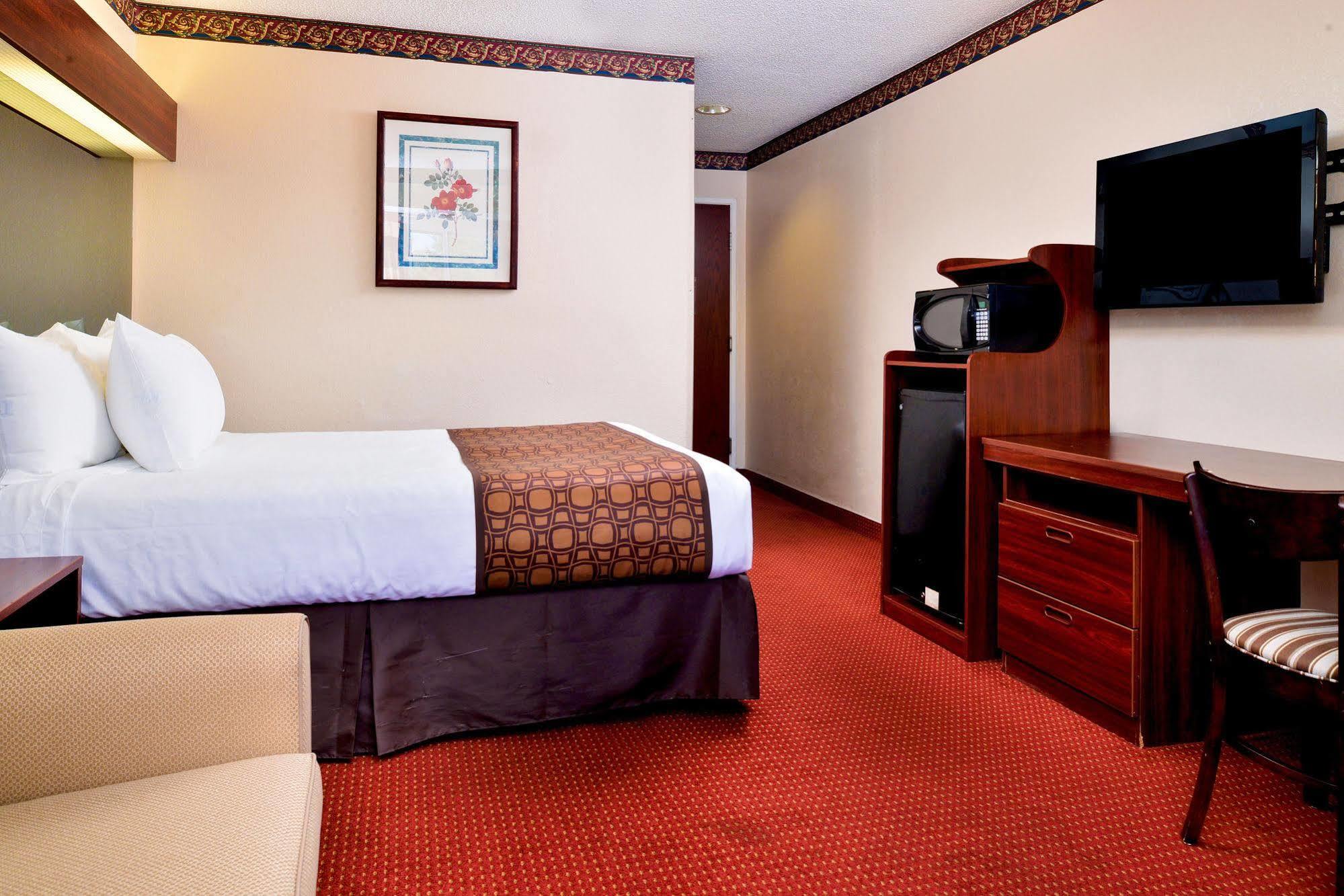 Microtel & By Wyndham Savannah/pooler Savannah