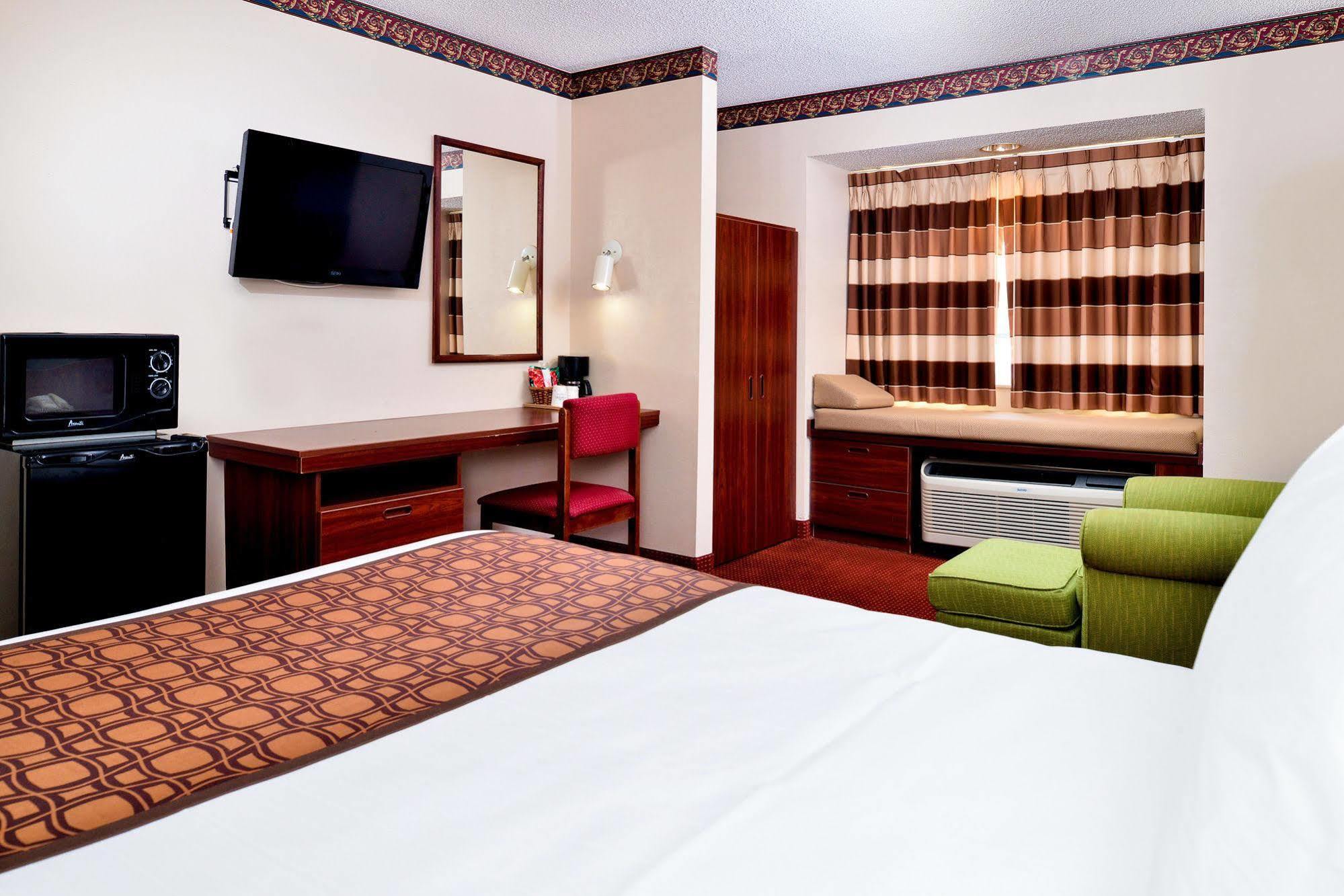 Microtel & By Wyndham Savannah/pooler Hotel 3*