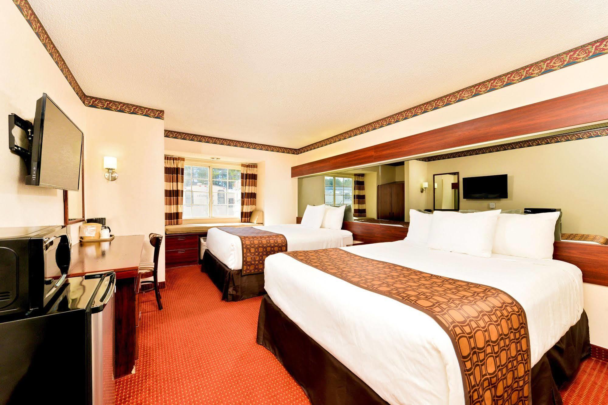 Microtel & By Wyndham Savannah/pooler Hotel