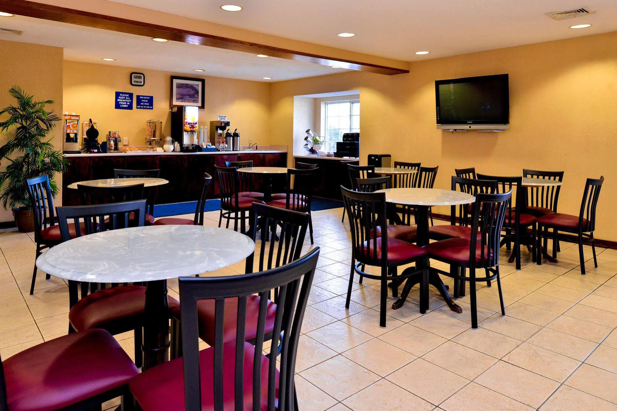 Microtel & By Wyndham Savannah/pooler 3* Savannah