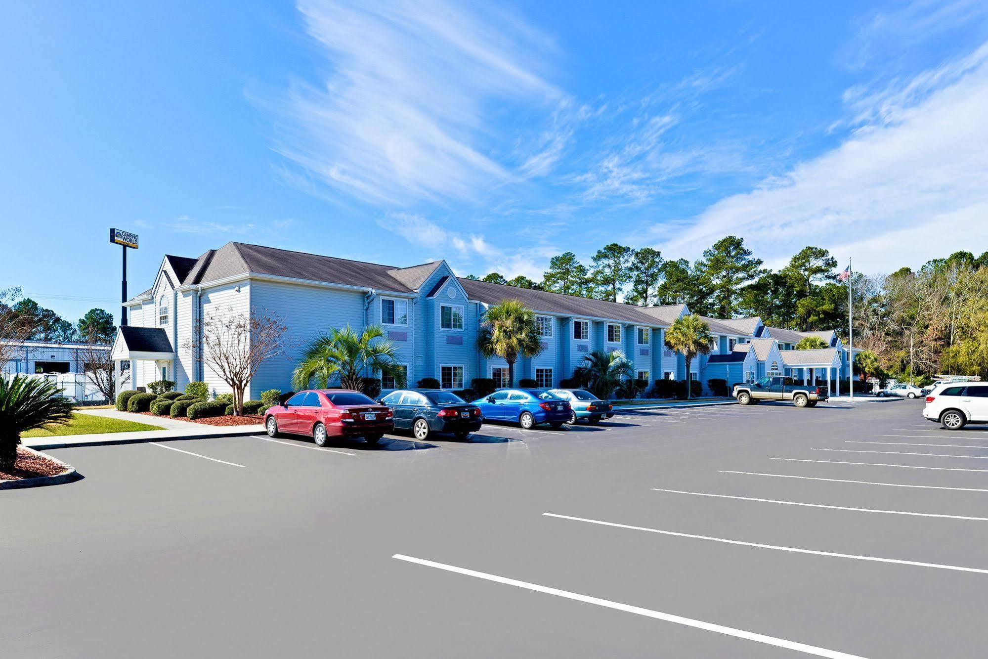 Microtel & By Wyndham Savannah/pooler